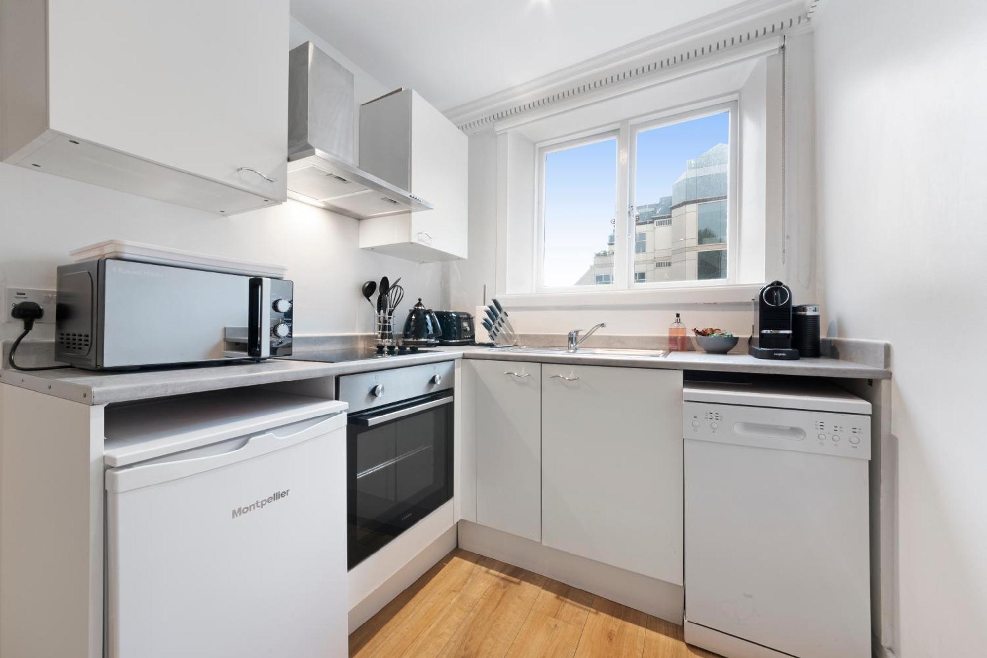 2 Bed Piccadilly Apartment 4 London Eksteriør billede