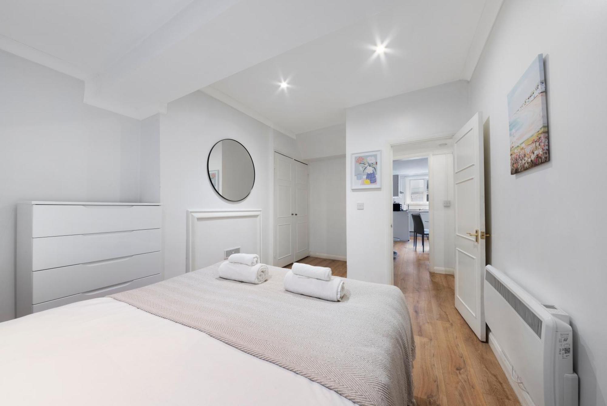 2 Bed Piccadilly Apartment 4 London Eksteriør billede