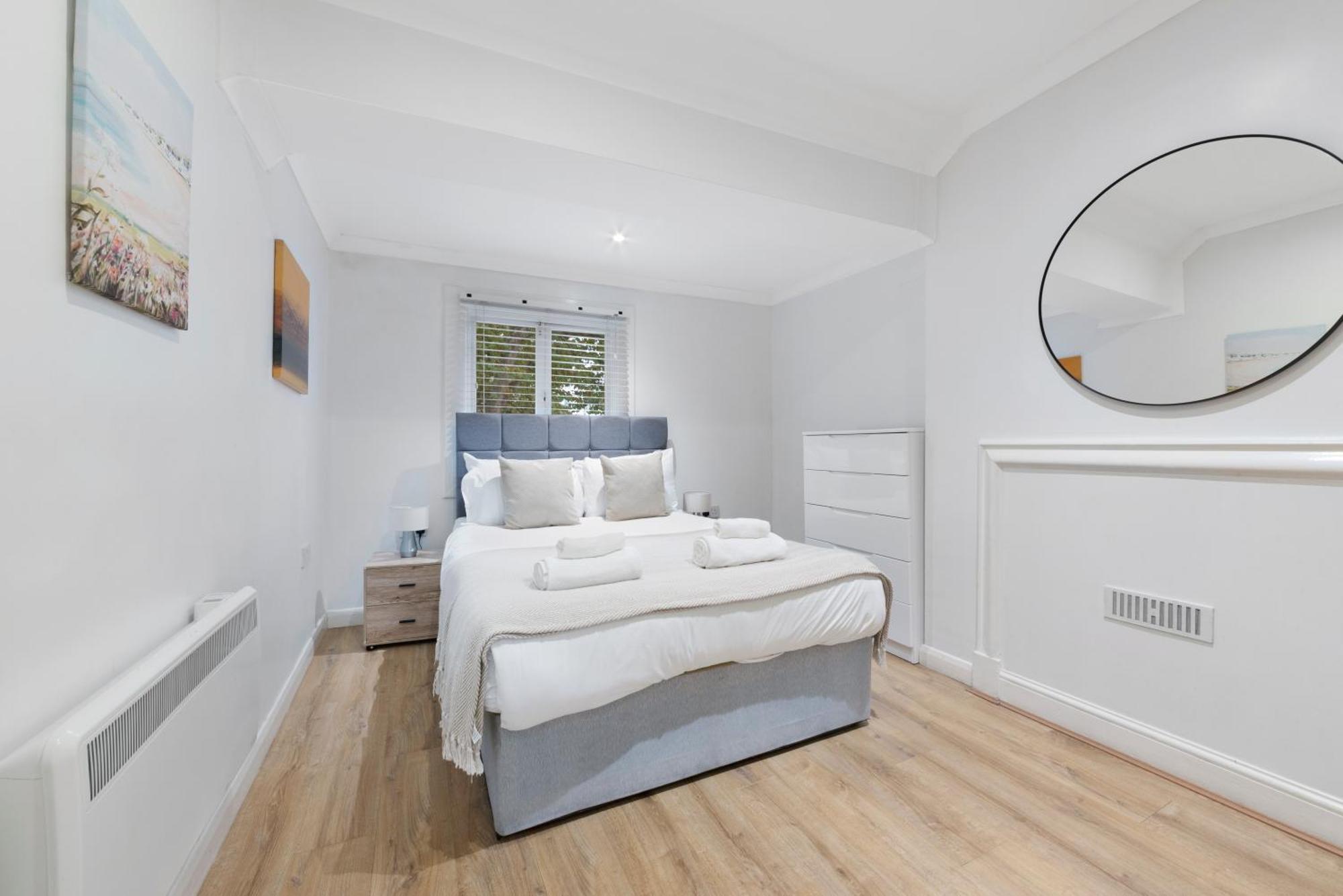 2 Bed Piccadilly Apartment 4 London Eksteriør billede