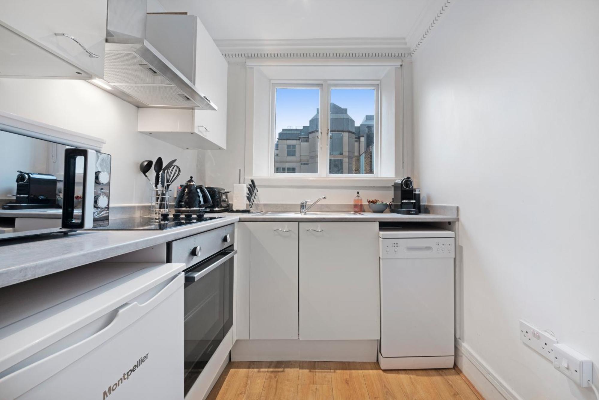 2 Bed Piccadilly Apartment 4 London Eksteriør billede